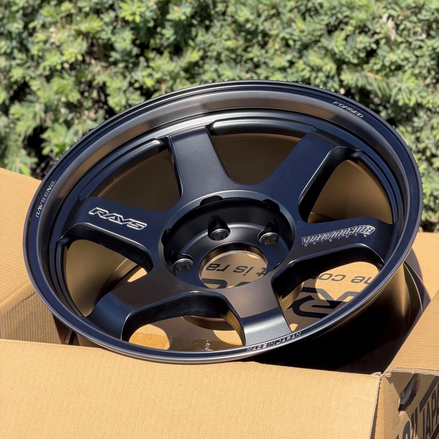 Volk Racing TE37 Ultra Large PCD Black Shadow LTD 18x9 +0 6x135 Matte Translucent Black (SET)