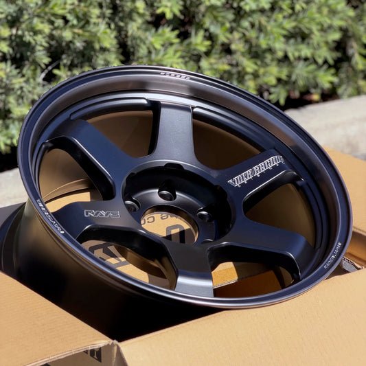 Volk Racing TE37 Ultra Large PCD Black Shadow LTD 18x9 +0 6x135 Matte Translucent Black (SET)