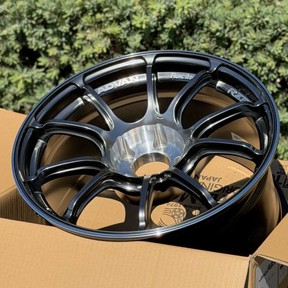 Advan RZIII 18x9.5 +25 5x114.3 Hyper Platinum Black & Diamond Cut (SET)