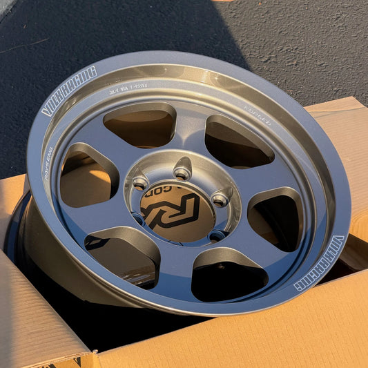 Volk Racing TE37XT M-Spec 17x8.5 +15 6x139.7 Gunmetal (SET)