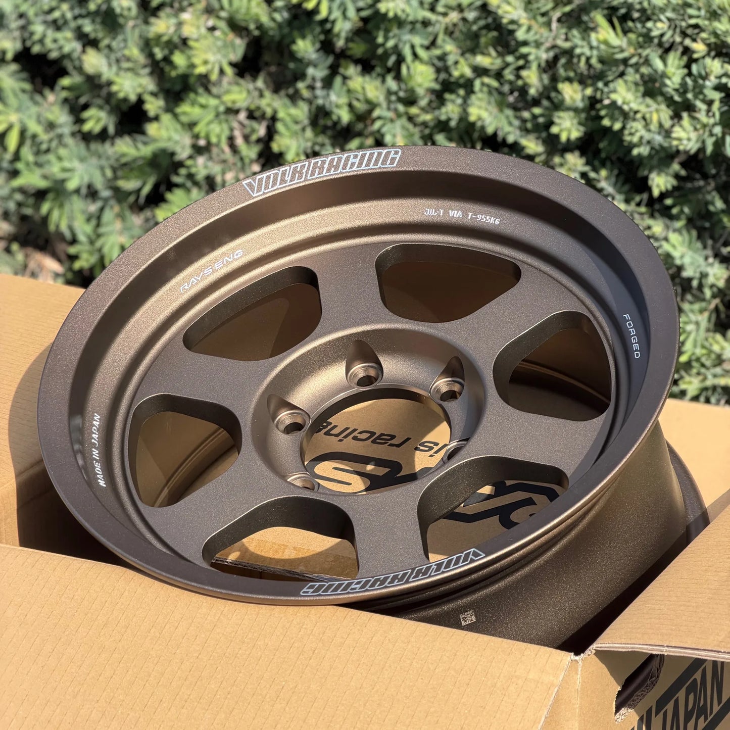 Volk Racing TE37XT M-Spec 17x8.5 +15 6x139.7 Bronze (SET)