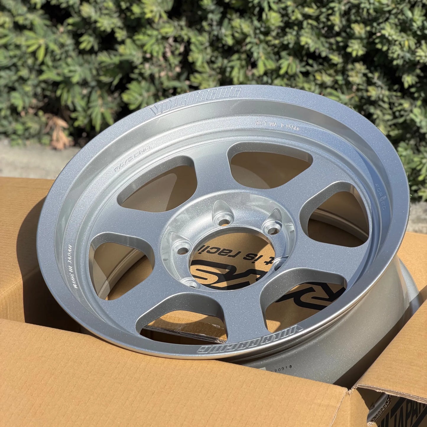 Volk Racing TE37XT M-Spec 17x8.5 +15 6x139.7 Diamond Silver (SET)