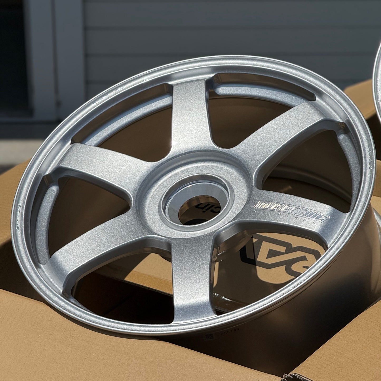 Volk Racing TE37 Saga S-Plus 20x9.5 +45, 20x12 +44 CL Diamond Silver (SET)