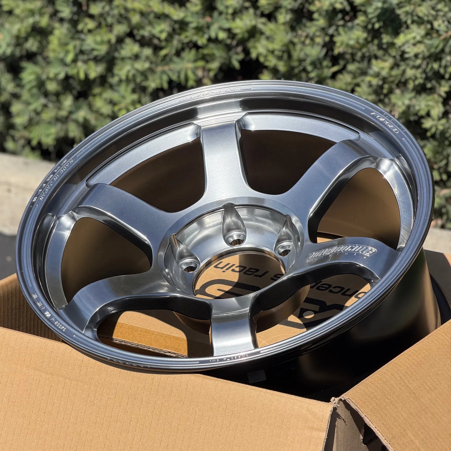 Volk Racing TE37 Large PCD Progressive Model II 18x9 +0 6x139.7 Shining Light Metal (SET)