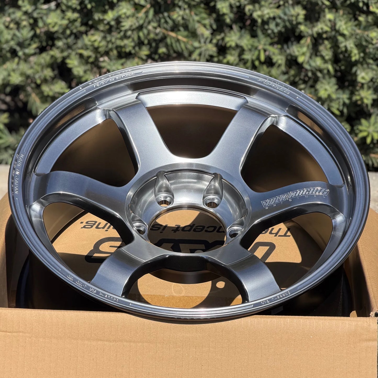 Volk Racing TE37 Large PCD Progressive Model II 18x9 +0 6x139.7 Shining Light Metal (SET)