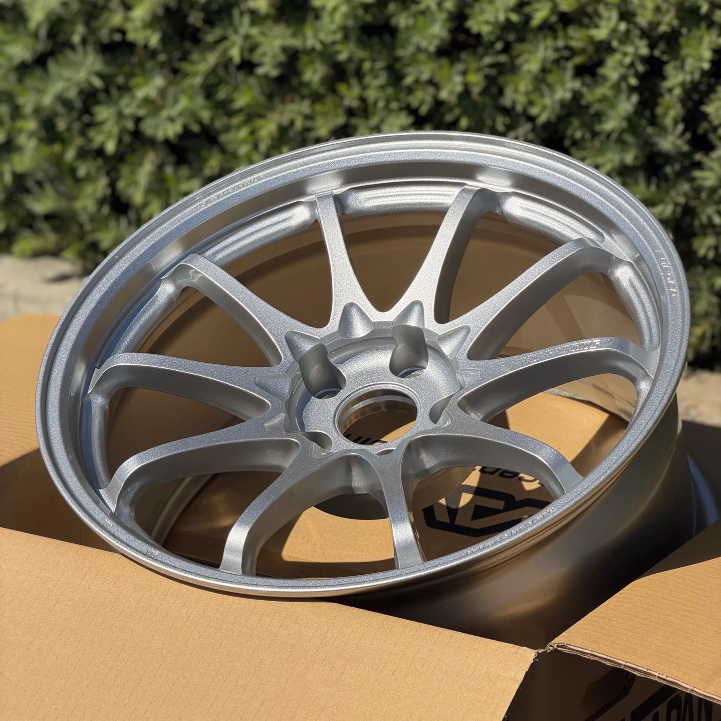Volk Racing CE28N-Plus 18x9.5 +22 5x114.3 Diamond Silver (SET)