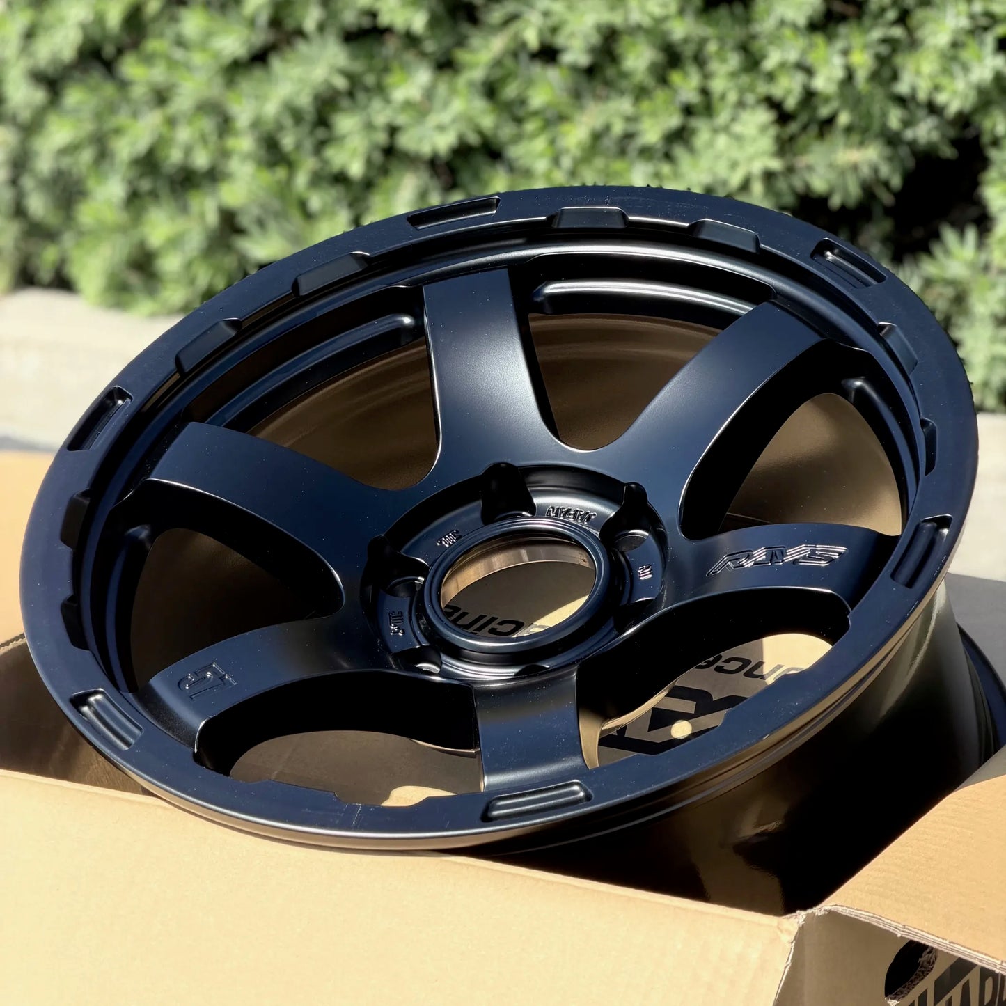 Gram Lights 57DR-X HD 18x9 +20 6x139.7 Semi Gloss Black (SET)