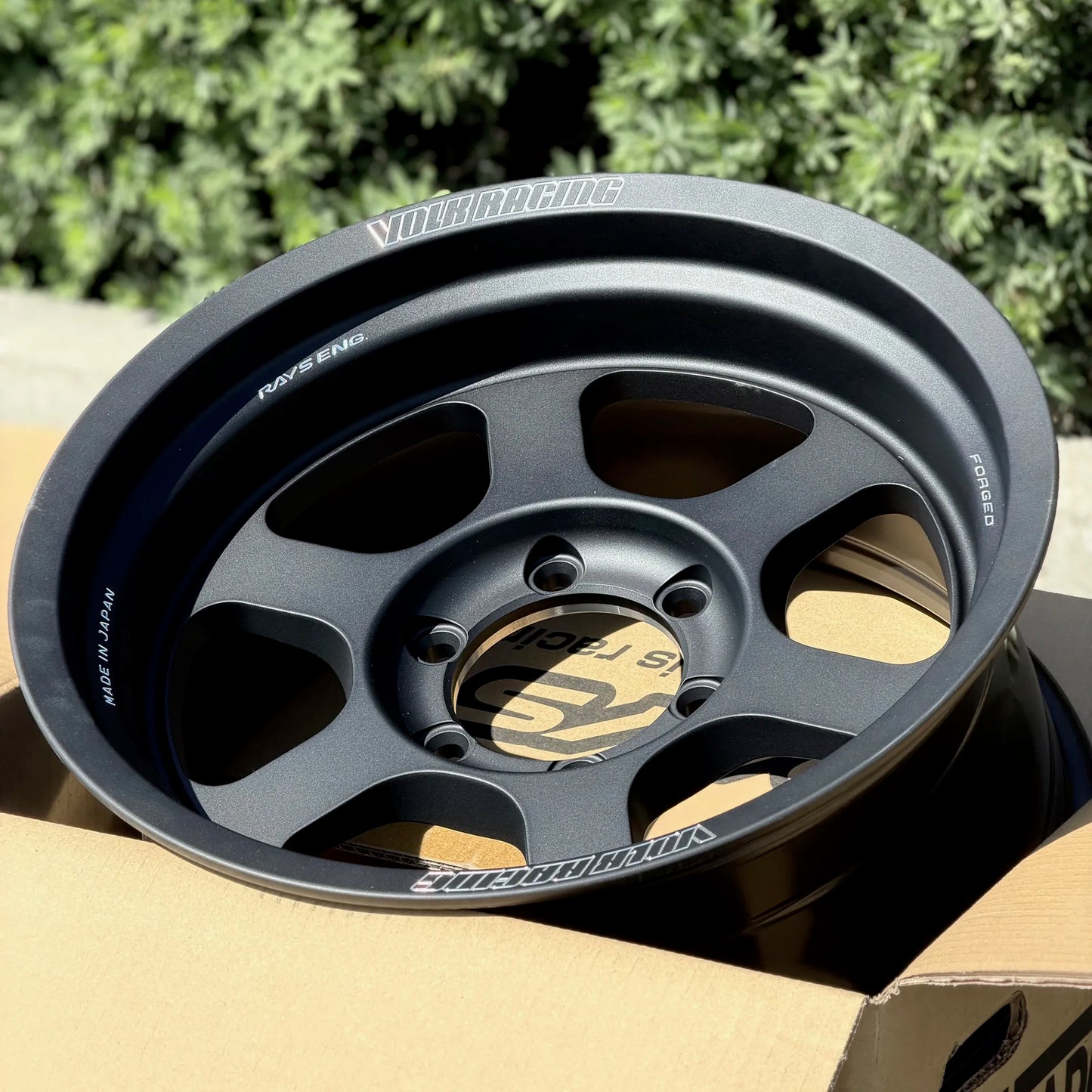 Volk Racing TE37XT M-Spec 17x8.5 -3 6x135 Blast Black (SET)