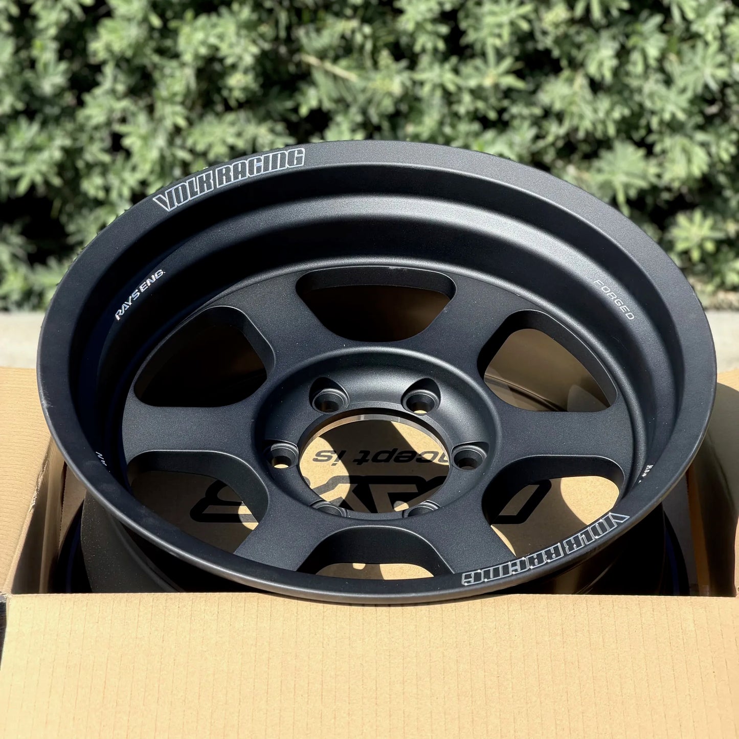 Volk Racing TE37XT M-Spec 17x8.5 -3 6x135 Blast Black (SET)