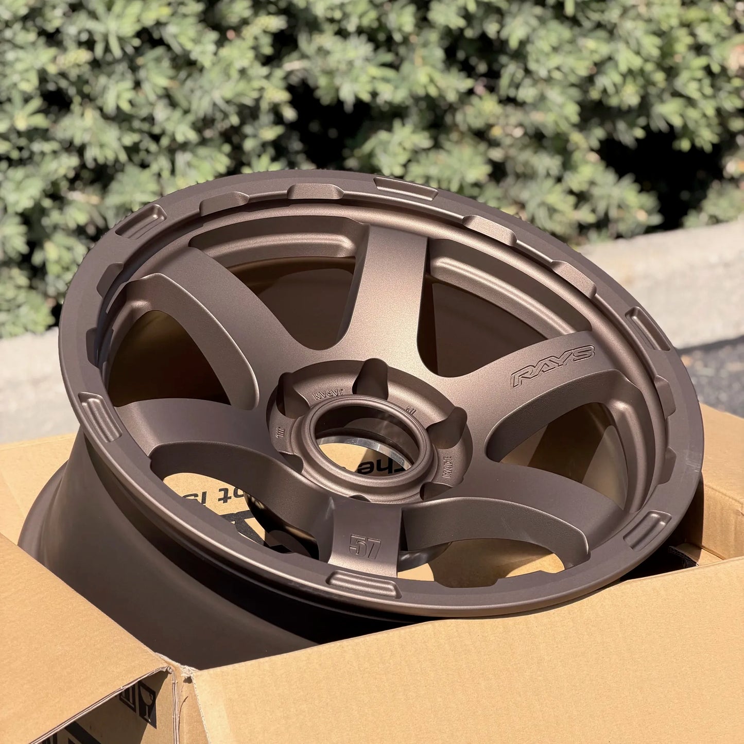 Gram Lights 57DR-X HD 18x9 +0 6x139.7 Dark Bronze (SET)