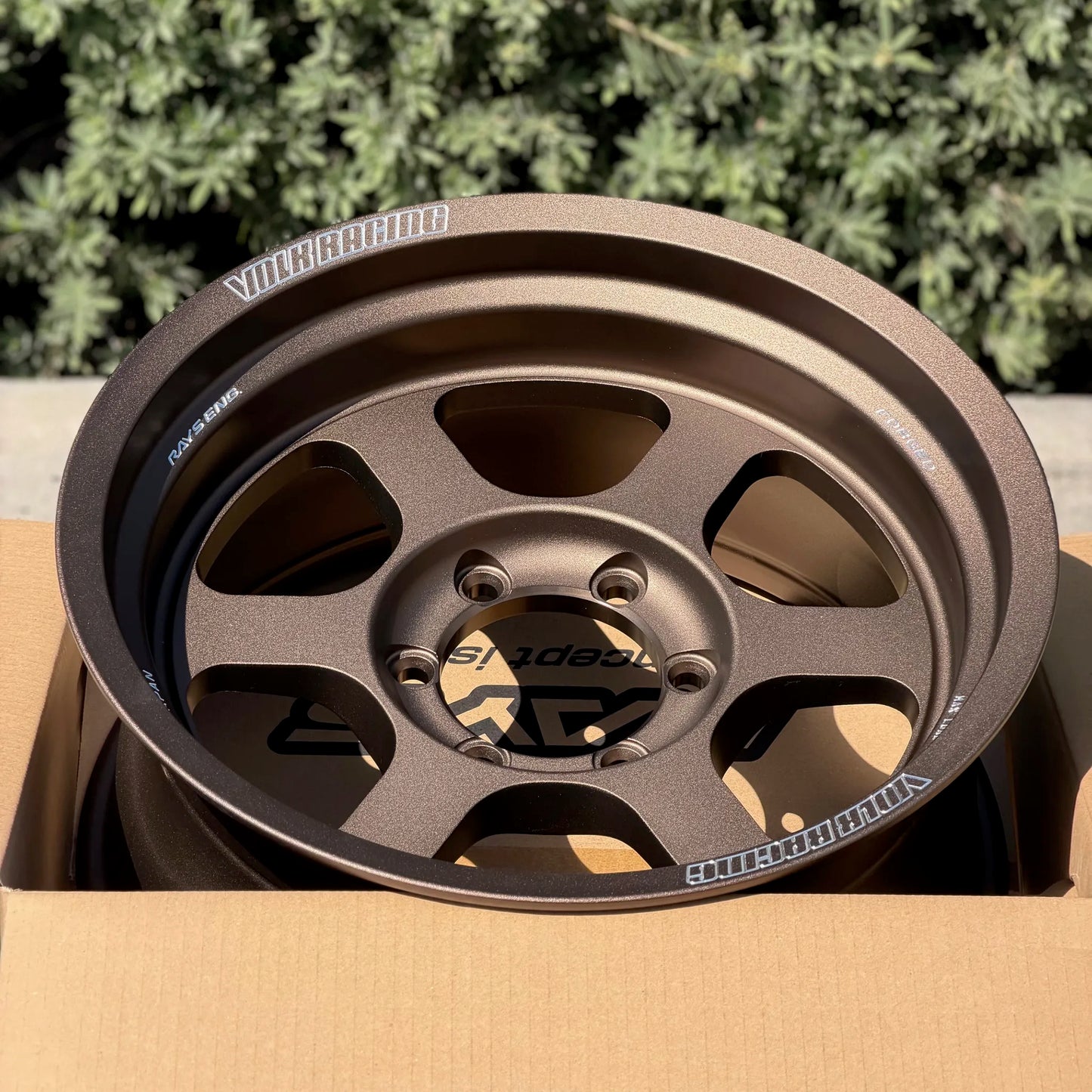 Volk Racing TE37XT M-Spec 17x8.5 -10 6x139.7 Bronze (SET)