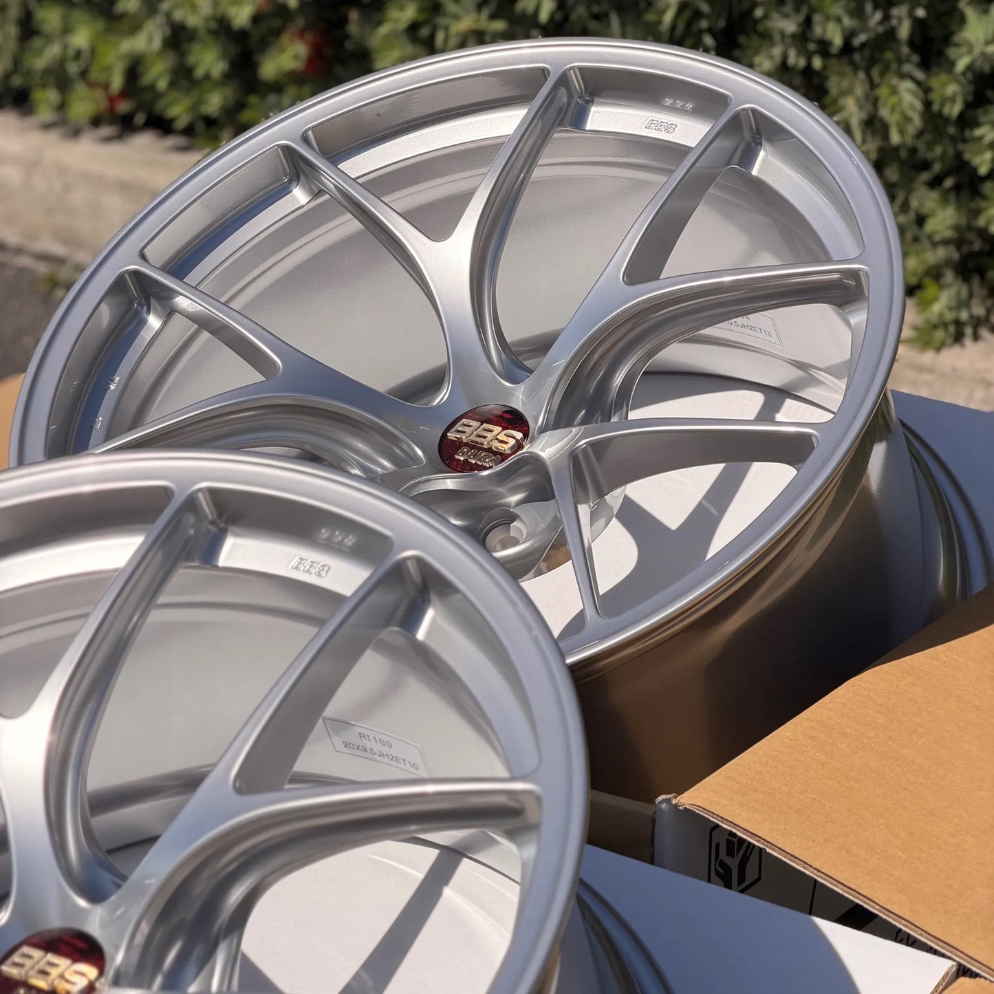 BBS RI-D 20x9.5 +10, 20x10.5 +15 5x112 Diamond Silver (SET)