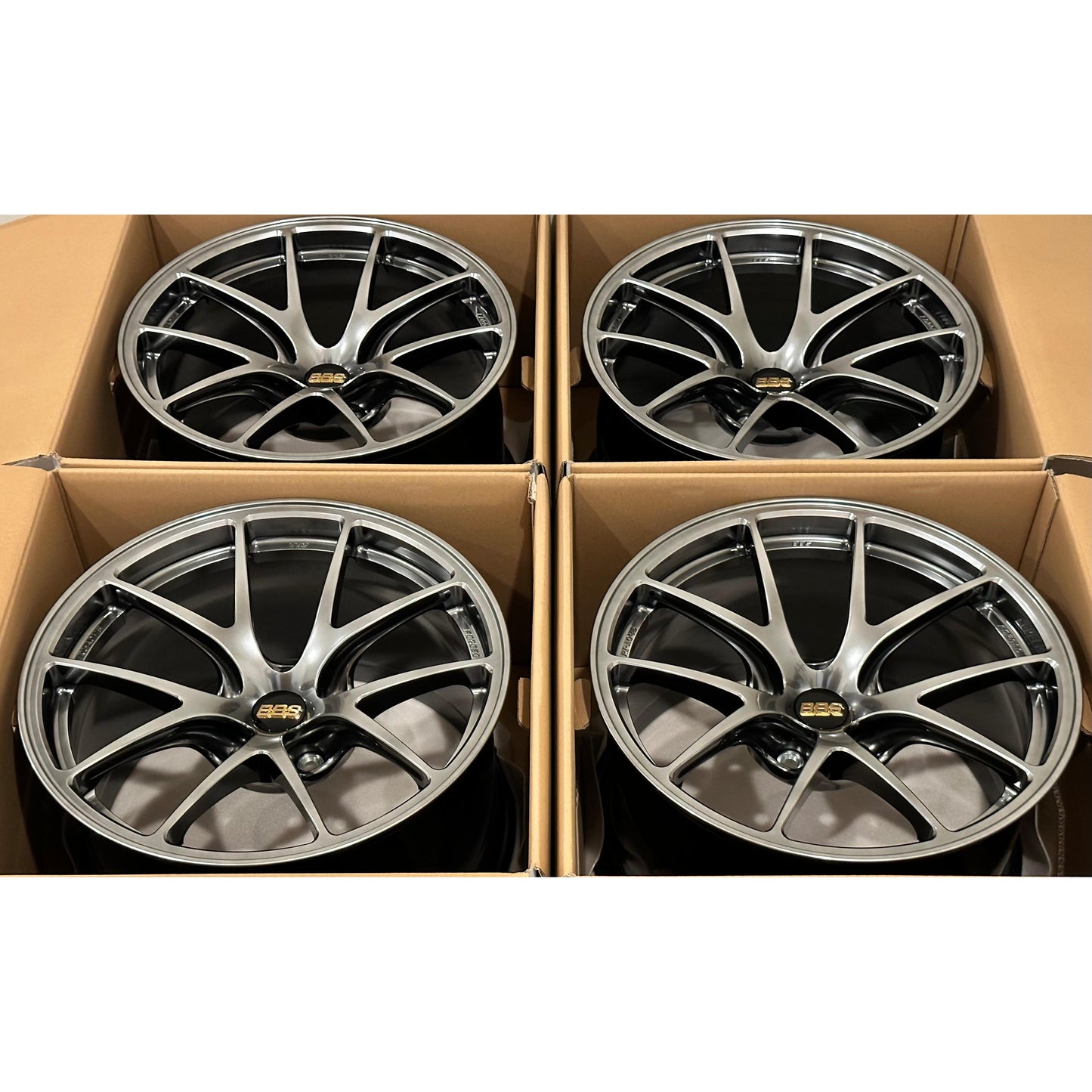 BBS RI-A 18x10.5 +22 5x120 Diamond Black (SET)