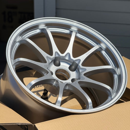 Volk Racing CE28N-Plus 18x10.5 +22 5x114.3 Diamond Silver (SET)