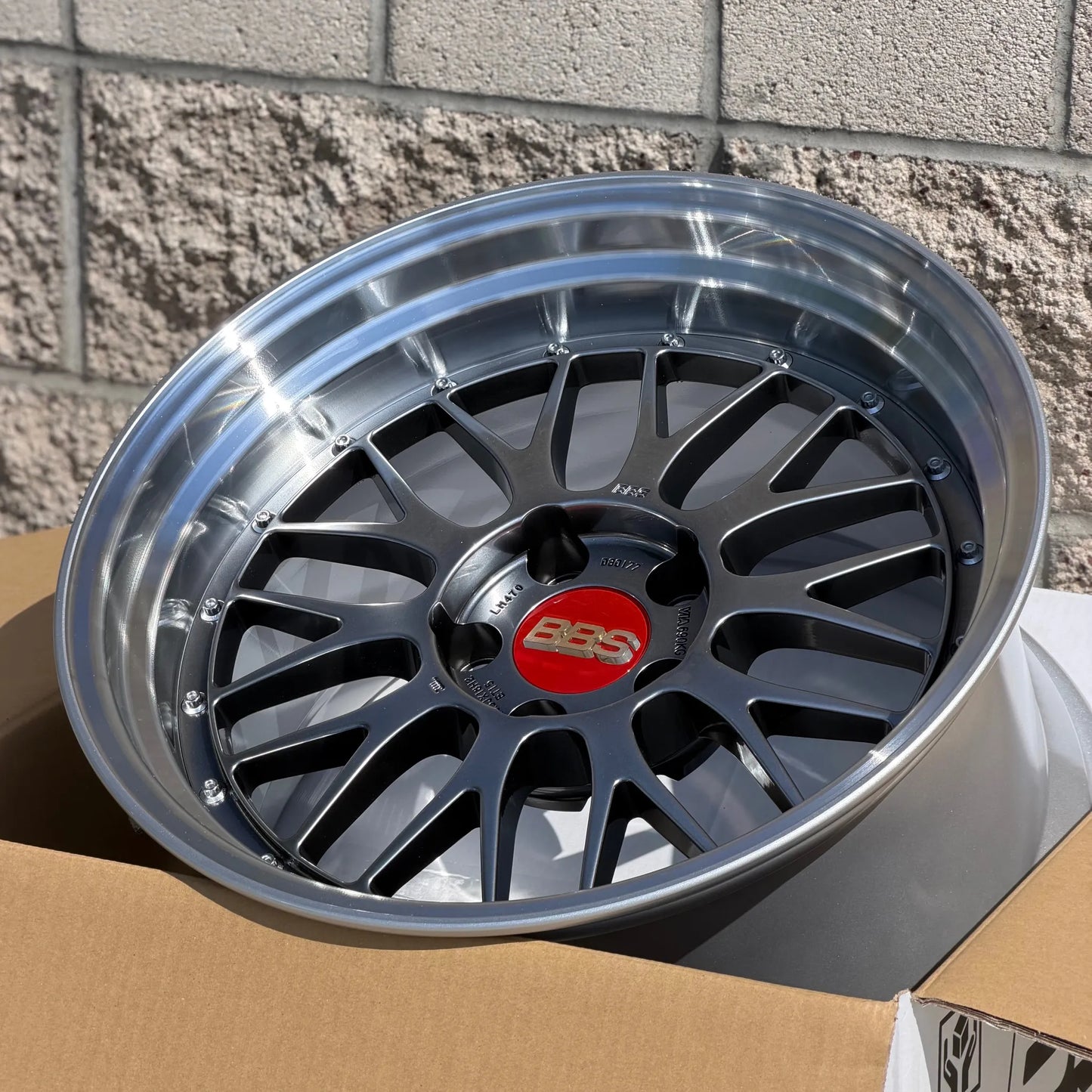 BBS LM 18x10.5 +15 5x114.3 Diamond Black (SET)