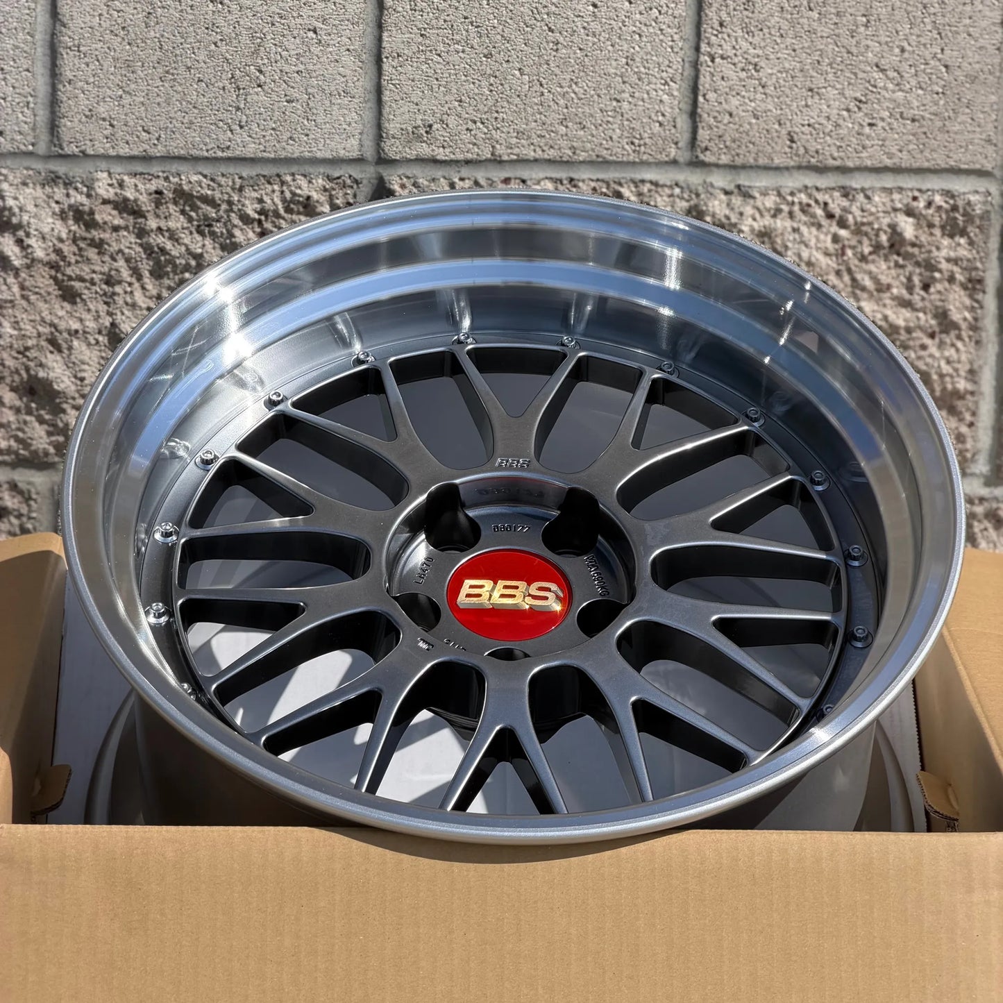 BBS LM 18x10.5 +15 5x114.3 Diamond Black (SET)