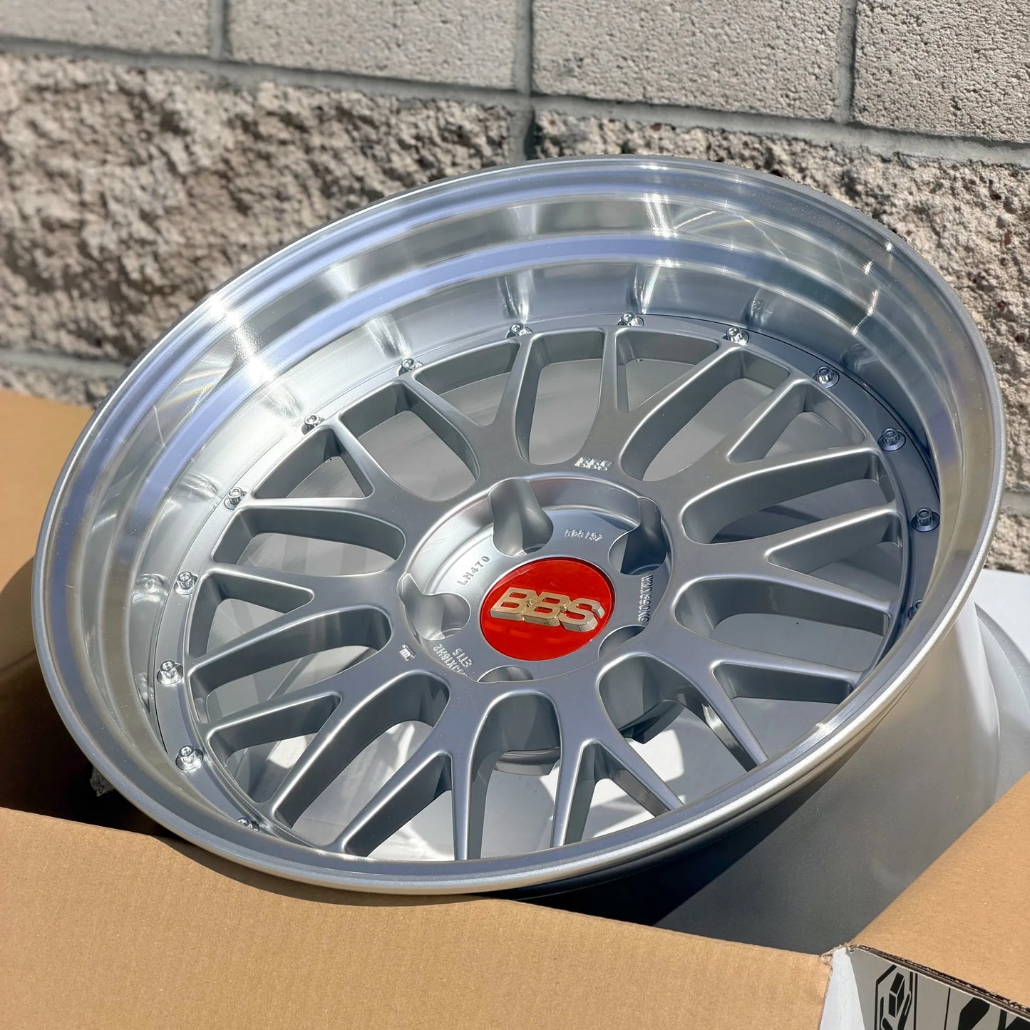 BBS LM 18x10.5 +15 5x114.3 Diamond Silver (SET)