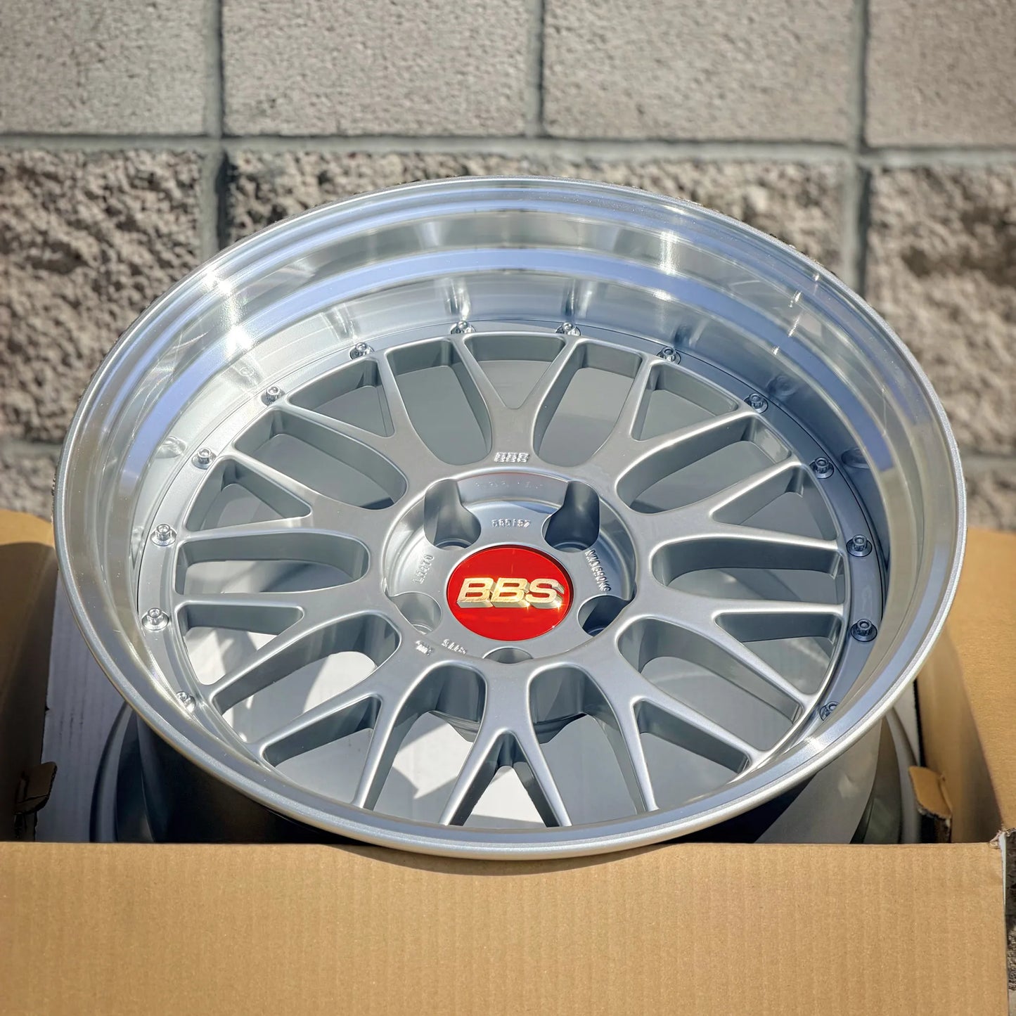 BBS LM 18x10.5 +15 5x114.3 Diamond Silver (SET)