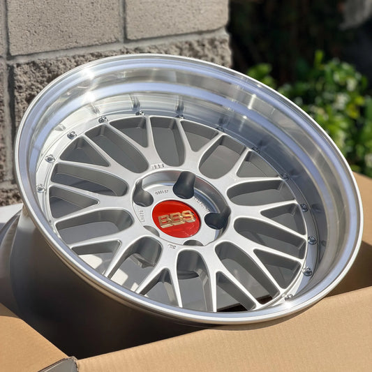 BBS LM 18x10.5 +15 5x114.3 Diamond Silver (SET)