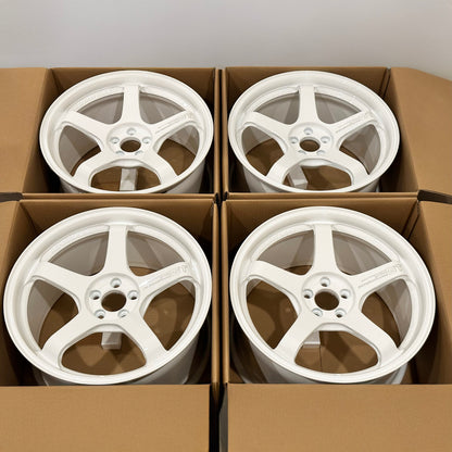 Advan GT Beyond 18x9.5 +45 5x100 Racing White (SET)