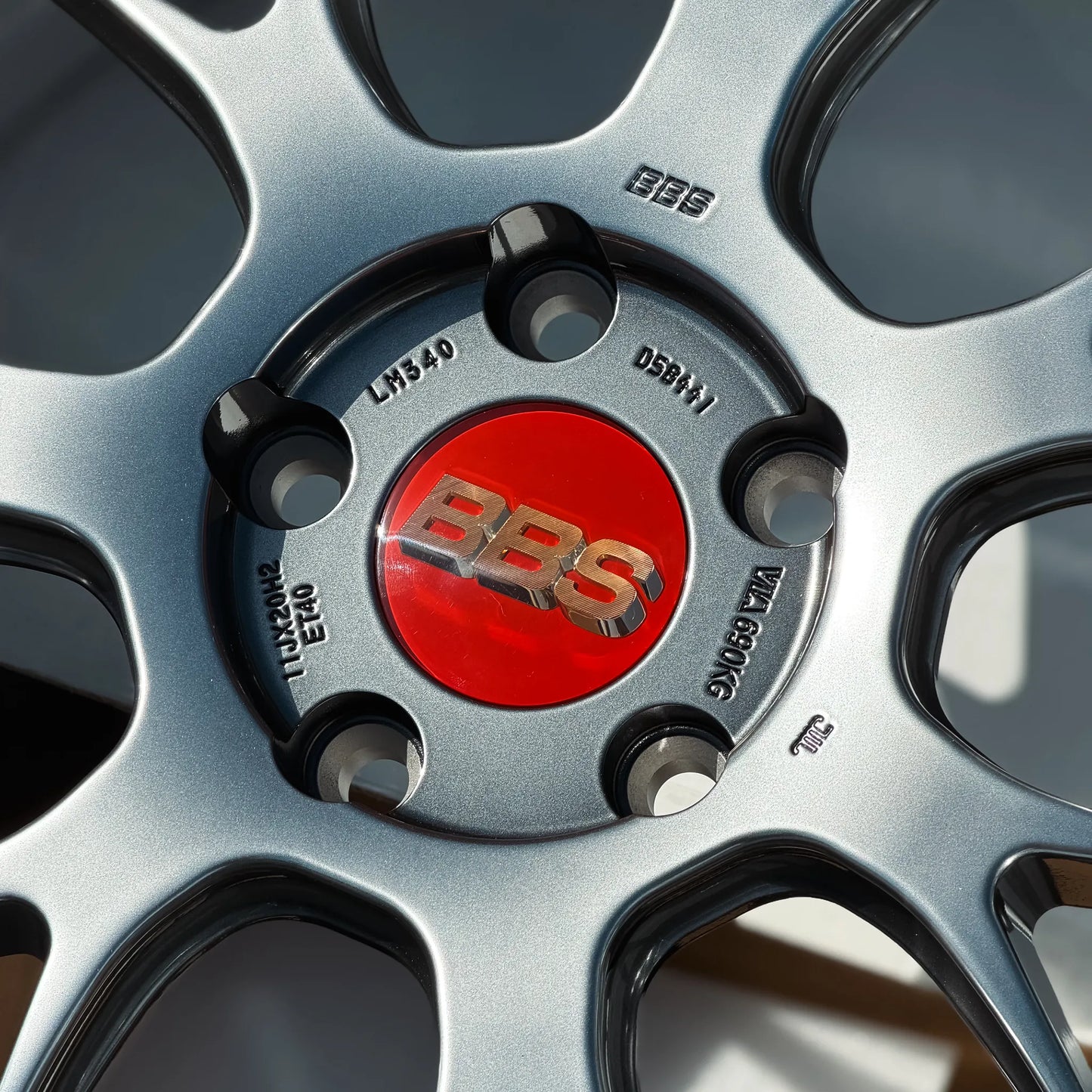 BBS LM-R 20x9.5 +23, 20x11 +40 5x120 Diamond Black (SET)