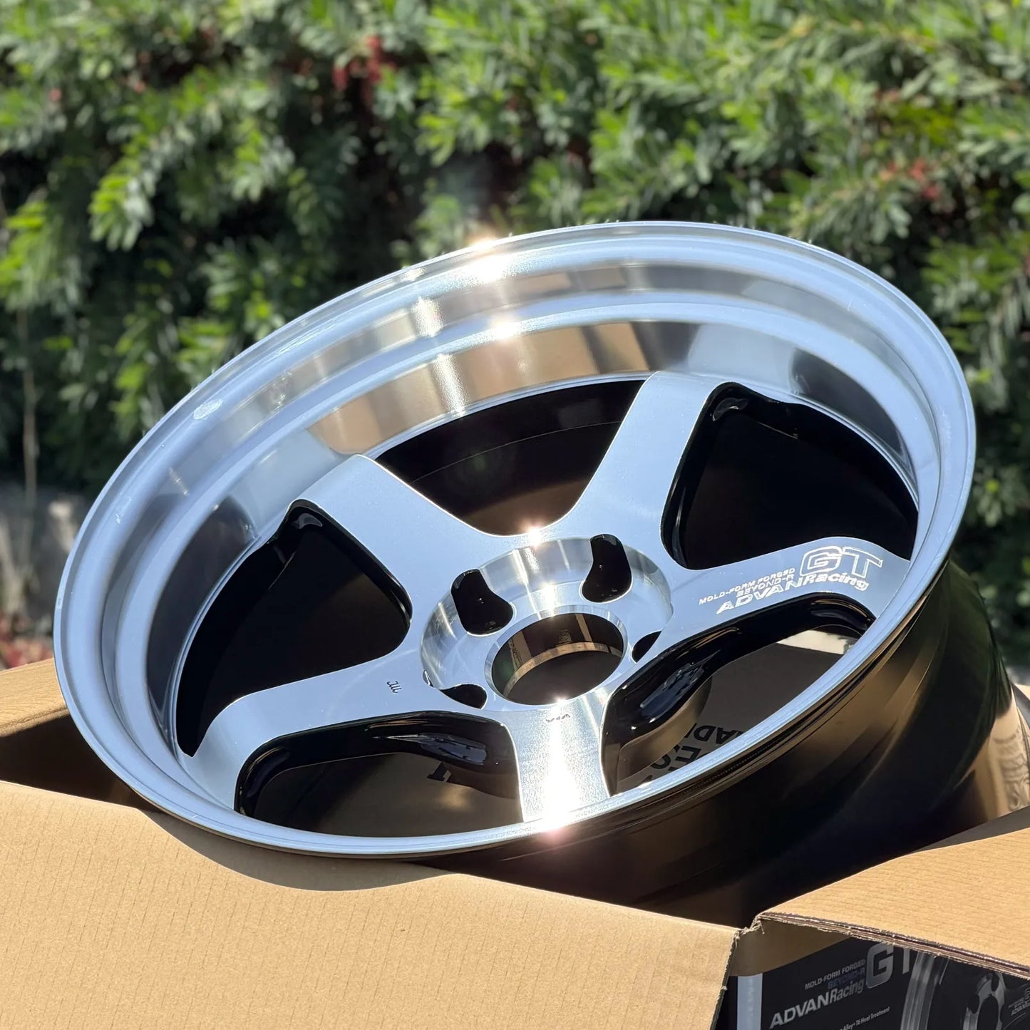 Advan GT Beyond-R 18x10.5 +15 5x114.3 Machining & Diamond Cutting (SET)