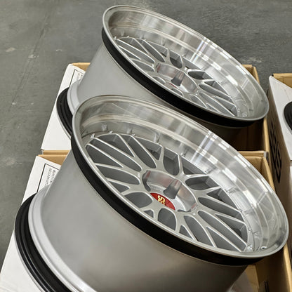 BBS LM 20x10 +30, 20x11 +10 5x114.3 Diamond Silver (SET)