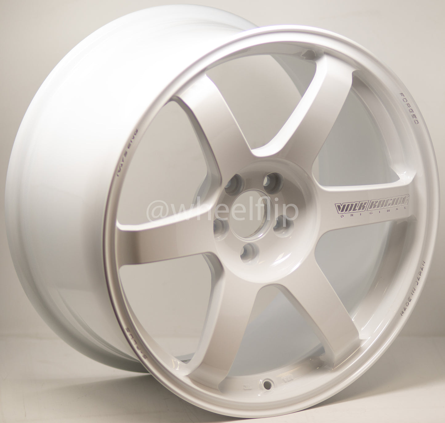 Volk Racing TE37 Saga S-Plus 18x9.5 +38 5x114.3 Dash White (SET)