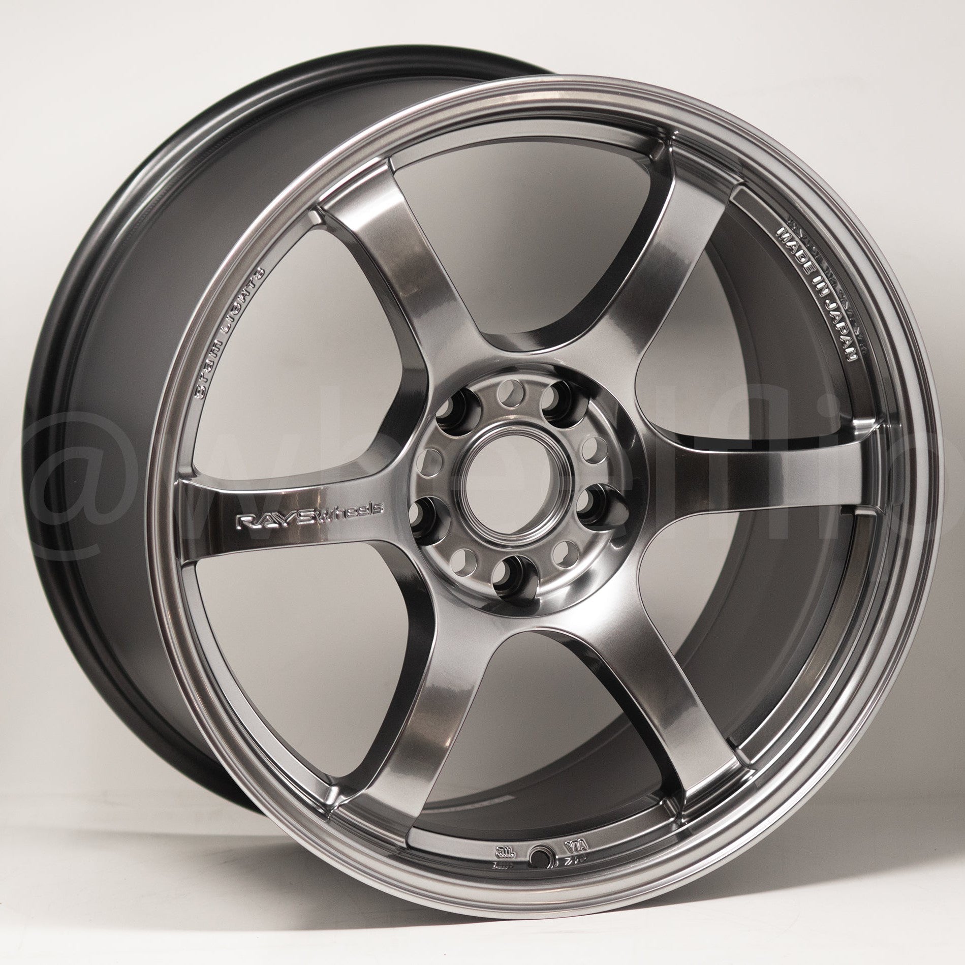 Gram Lights 57DR 18x9.5 +38 5x114.3 Grace Silver (SET)
