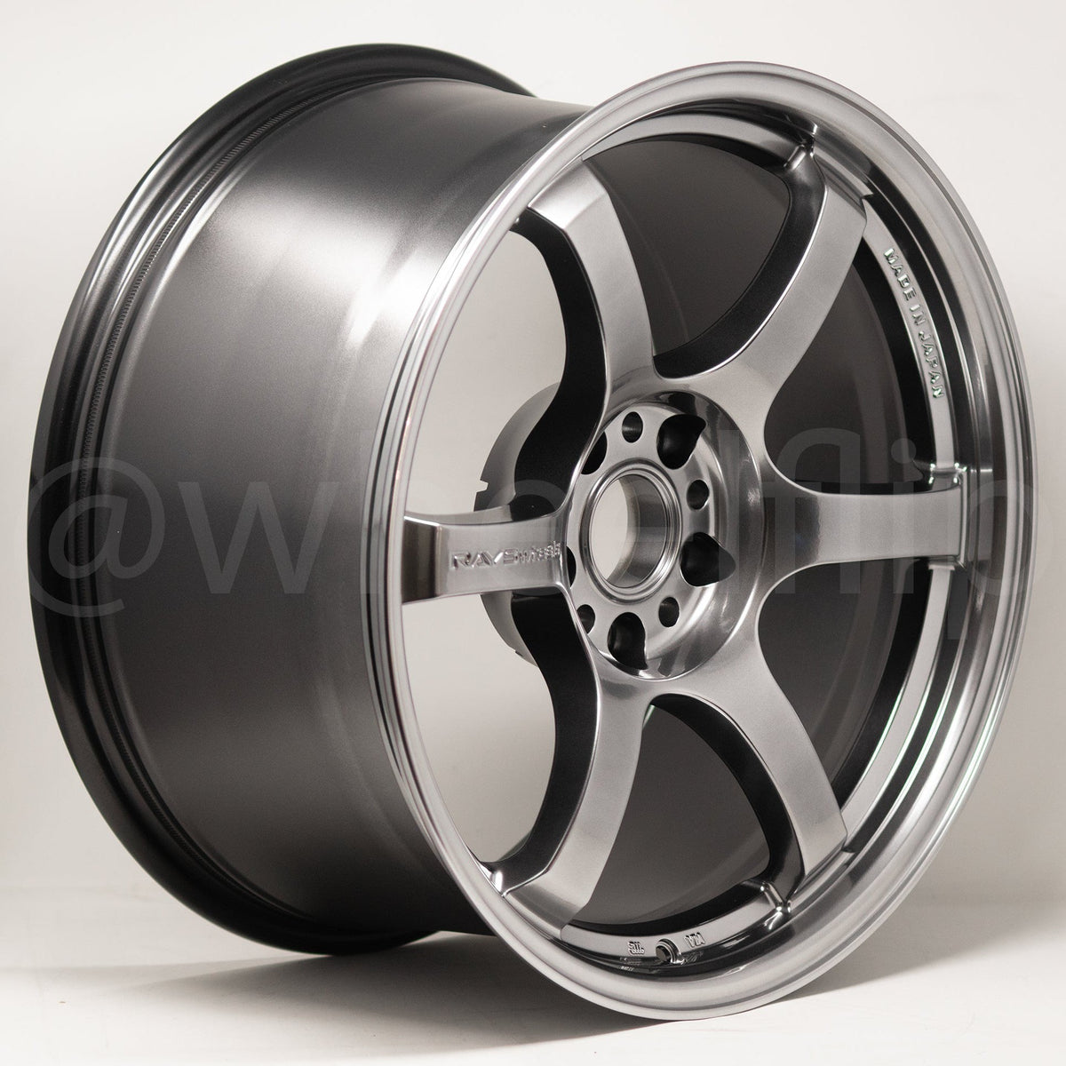 Gram Lights 57DR 18x9.5 +38 5x114.3 Grace Silver (SET)