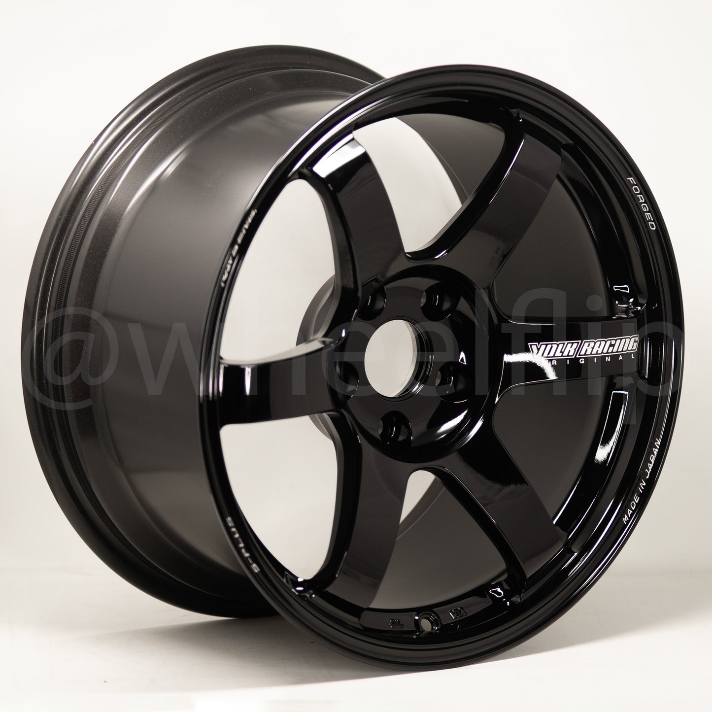 Volk Racing TE37 Saga S-Plus 17x9 +22 5x114.3 Black (SET)