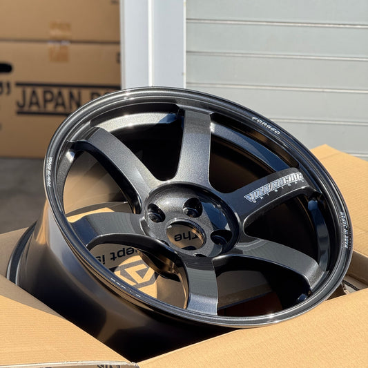 Volk Racing TE37 Saga S-Plus 18x9.5 +22 5x114.3 Diamond Dark Gunmetal (SET)