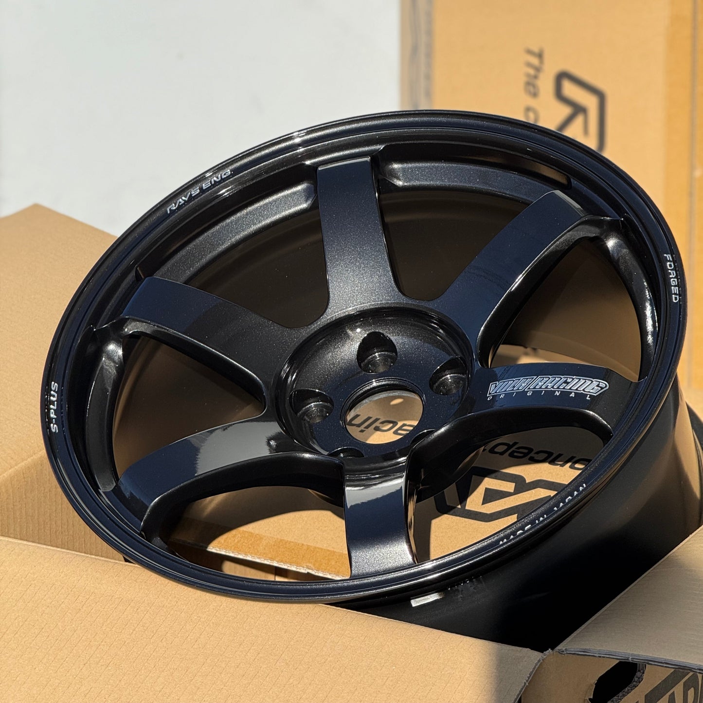 Volk Racing TE37 Saga S-Plus 18x9.5 +22 5x114.3 Diamond Dark Gunmetal (SET)