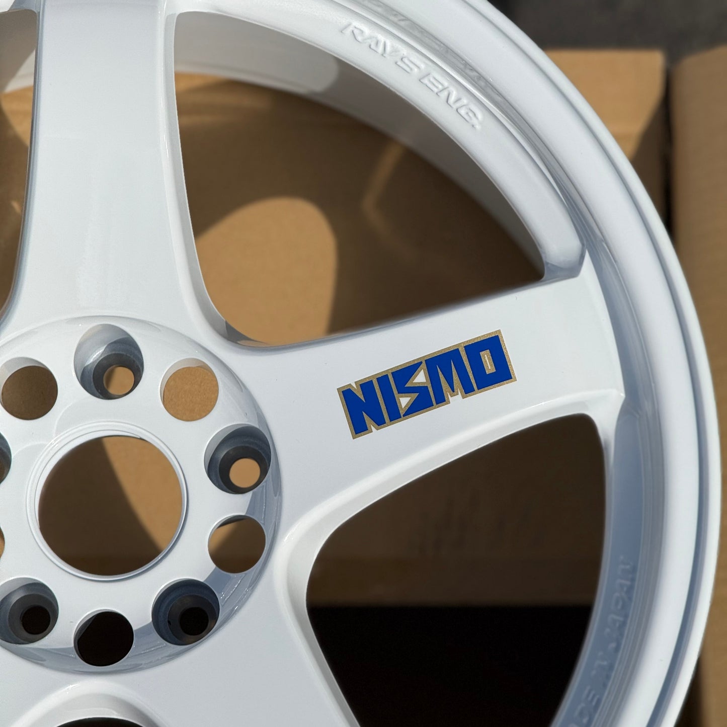 Nismo LMGT4 40th Anniversary Limited 18x9.5 +12 5x114.3 White (SET)