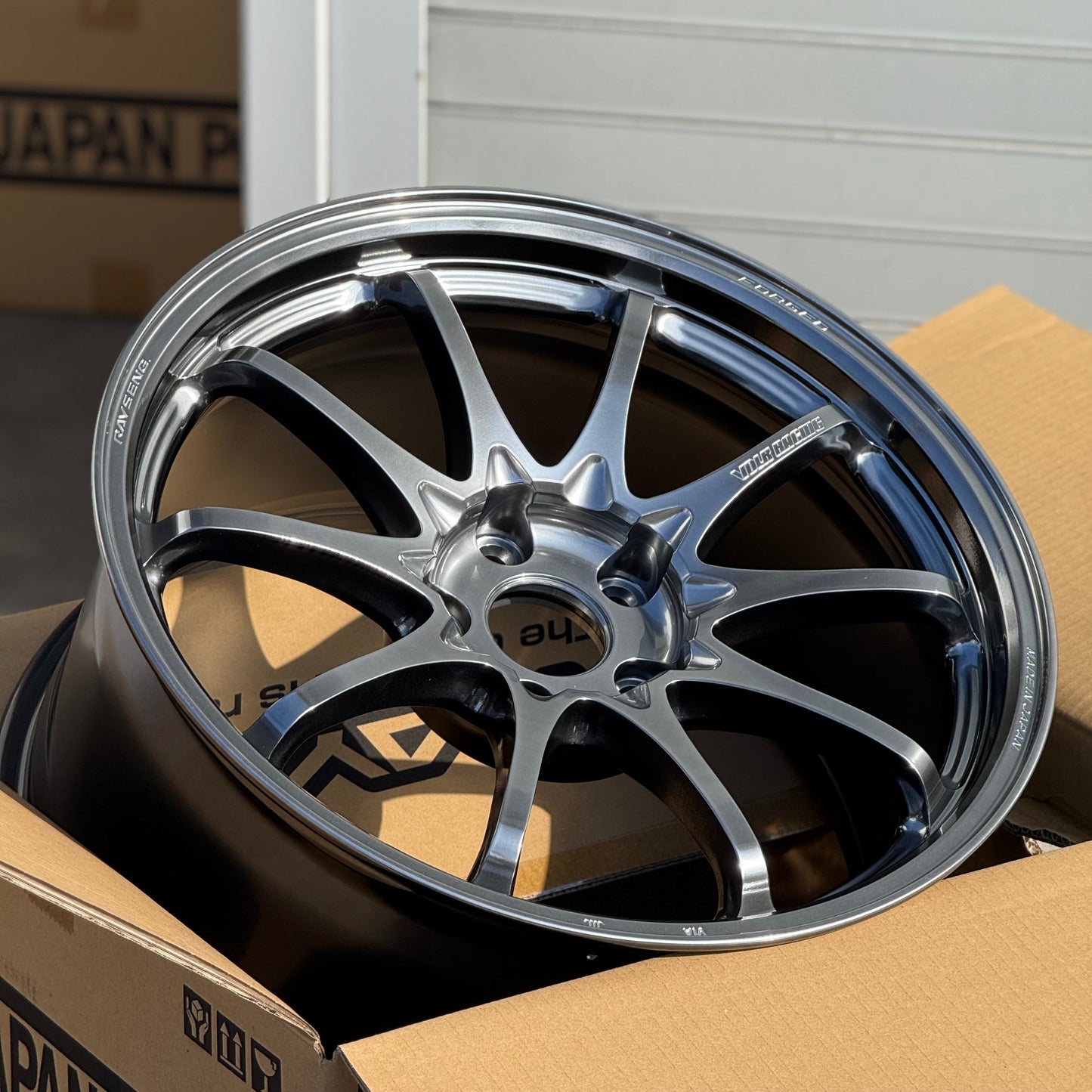 Volk Racing CE28N-Plus 18x9.5 +38 5x114.3 Shining Light Metal (SET)