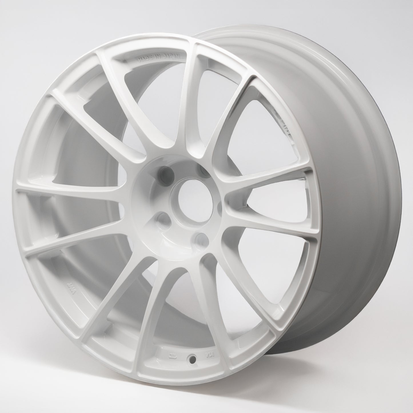 SSR GTX04 18x9.5 +22 5x114.3 White (SET)