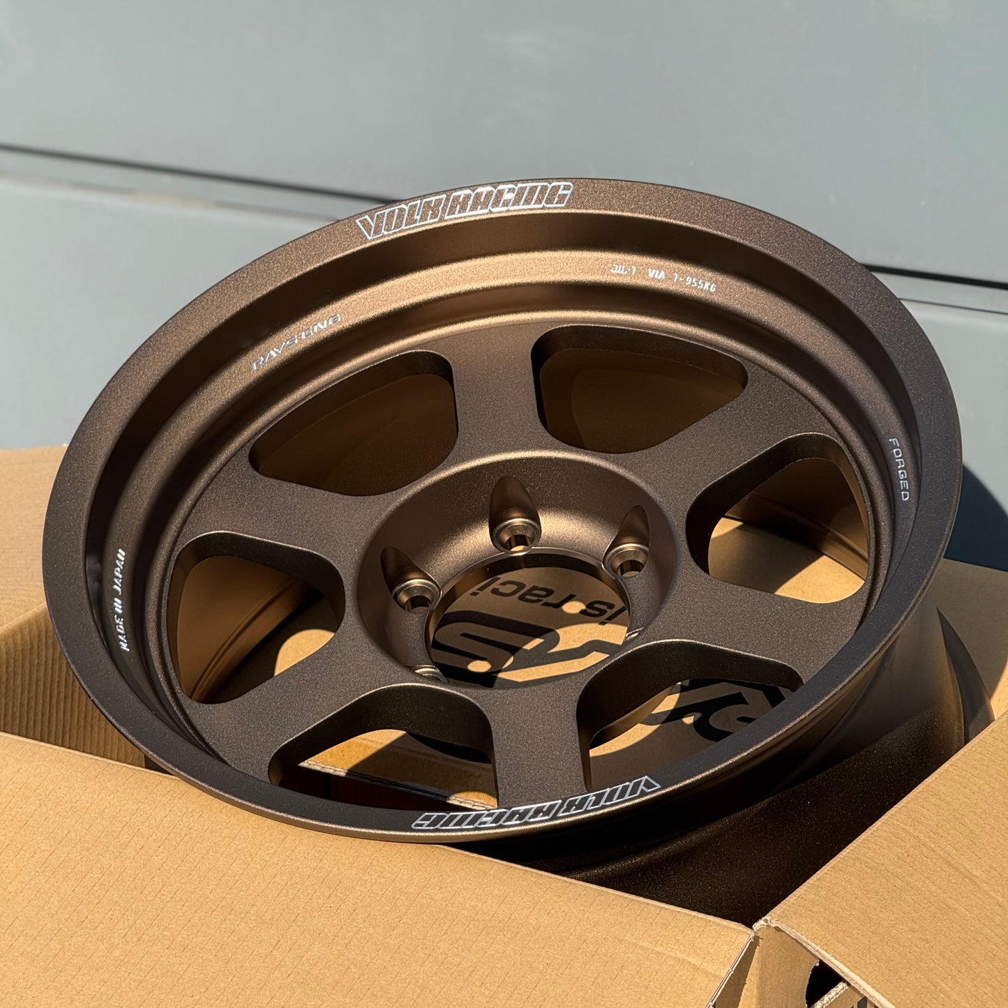 Volk Racing TE37XT M-Spec 18x9 +0 6x139.7 Bronze (SET)