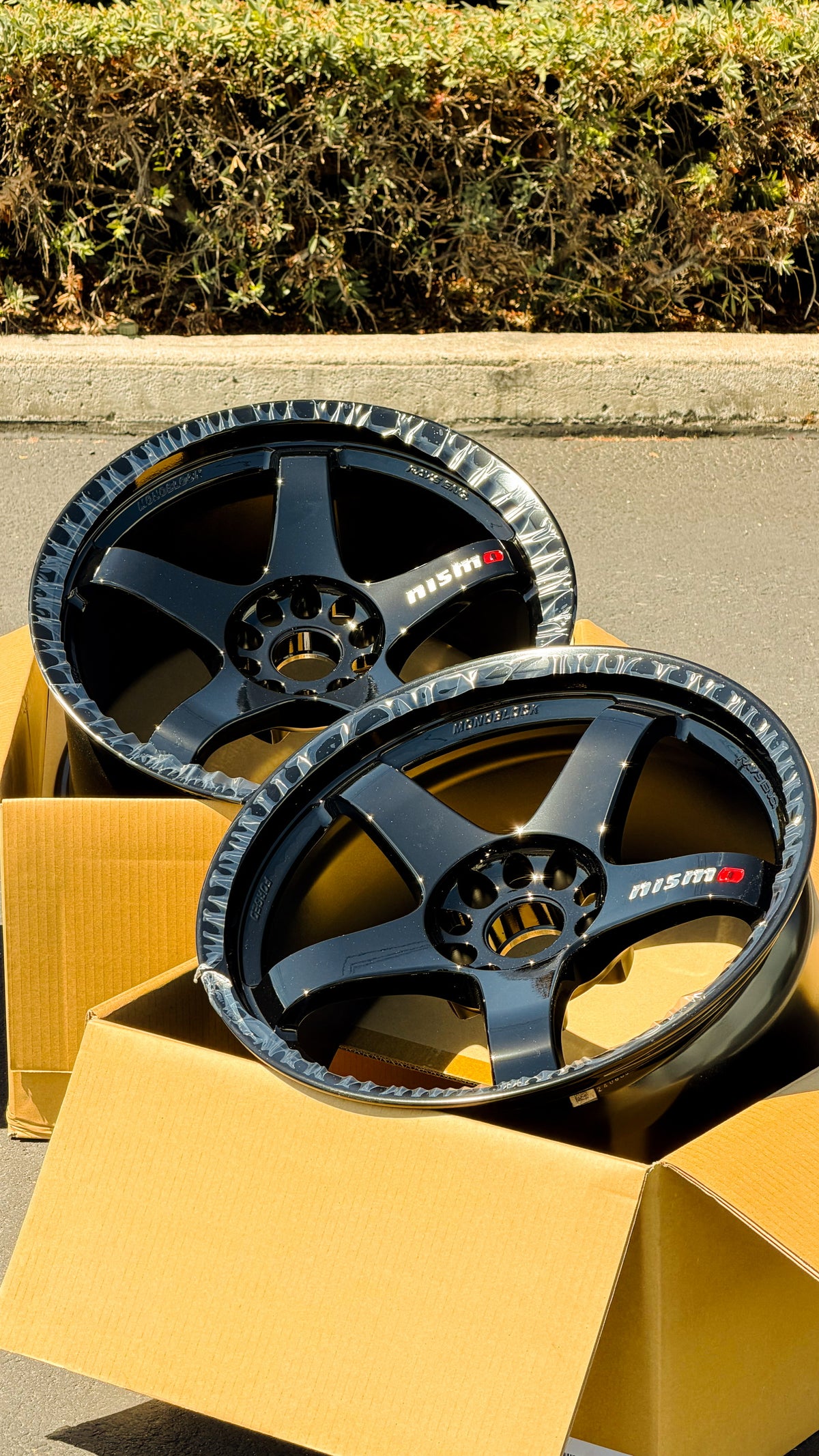 Nismo LMGT4 Omori Spec 18x9.5 +12, 18x10.5 +15 5x114.3 Gloss Black (SET)