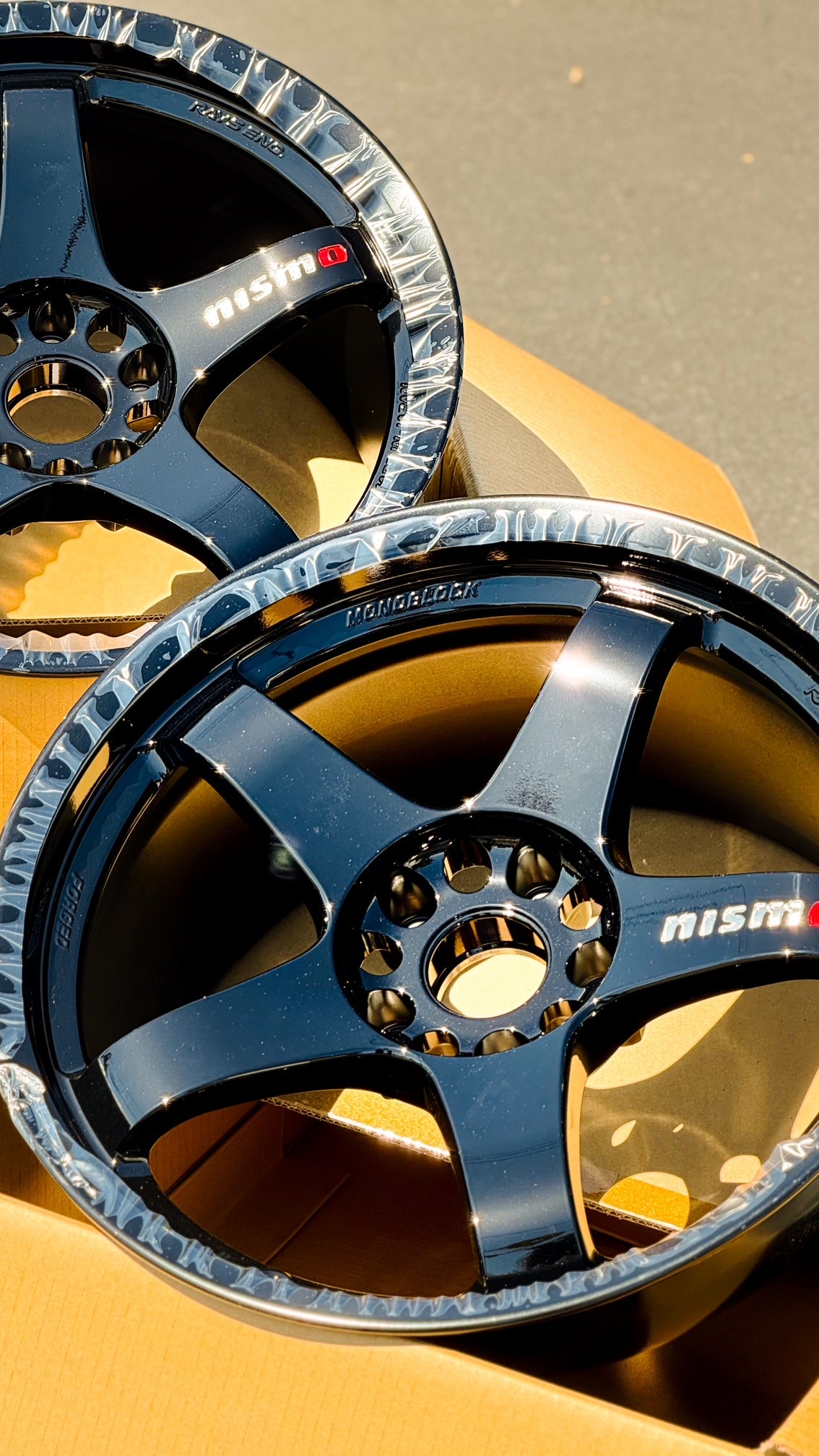 Nismo LMGT4 Omori Spec 18x9.5 +12, 18x10.5 +15 5x114.3 Gloss Black (SET)
