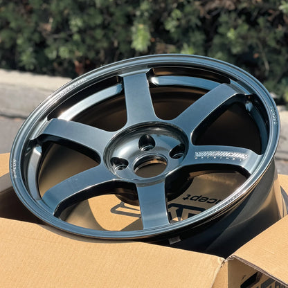 Volk Racing TE37 Saga S-Plus 18x9.5 +38 5x114.3 Shining Black Metal (SET)