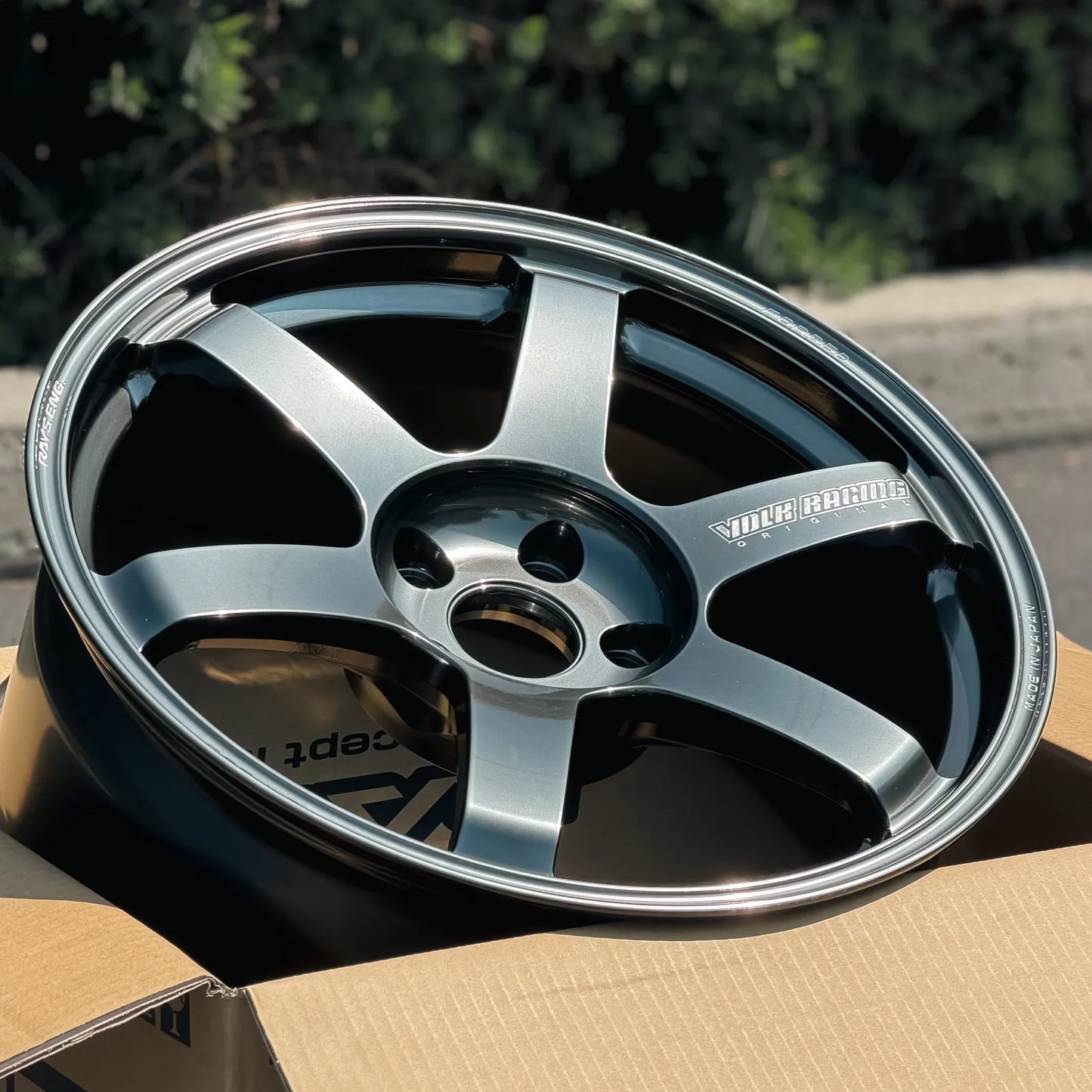 Volk Racing TE37 Saga S-Plus 18x9.5 +38 5x114.3 Shining Black Metal (SET)