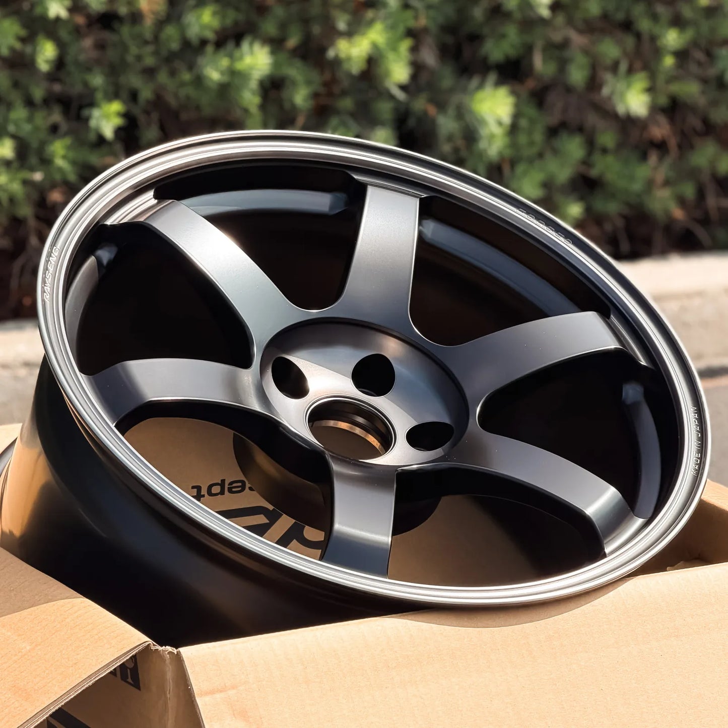 Volk Racing TE37 Saga SL M-Spec 18x9.5 +22 5x114.3 Pressed Black (SET)
