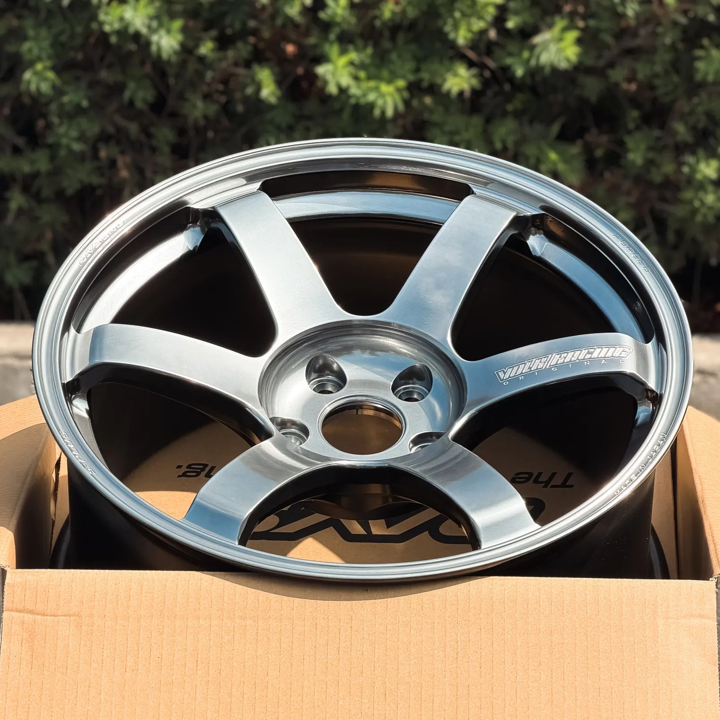 Volk Racing TE37 Saga S-Plus 18x9.5 +22 5x114.3 Shining Light Metal (SET)