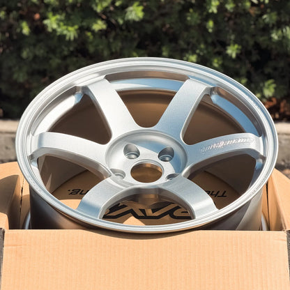 Volk Racing TE37 Saga S-Plus 18x9.5 +22 5x114.3 Diamond Silver (SET)