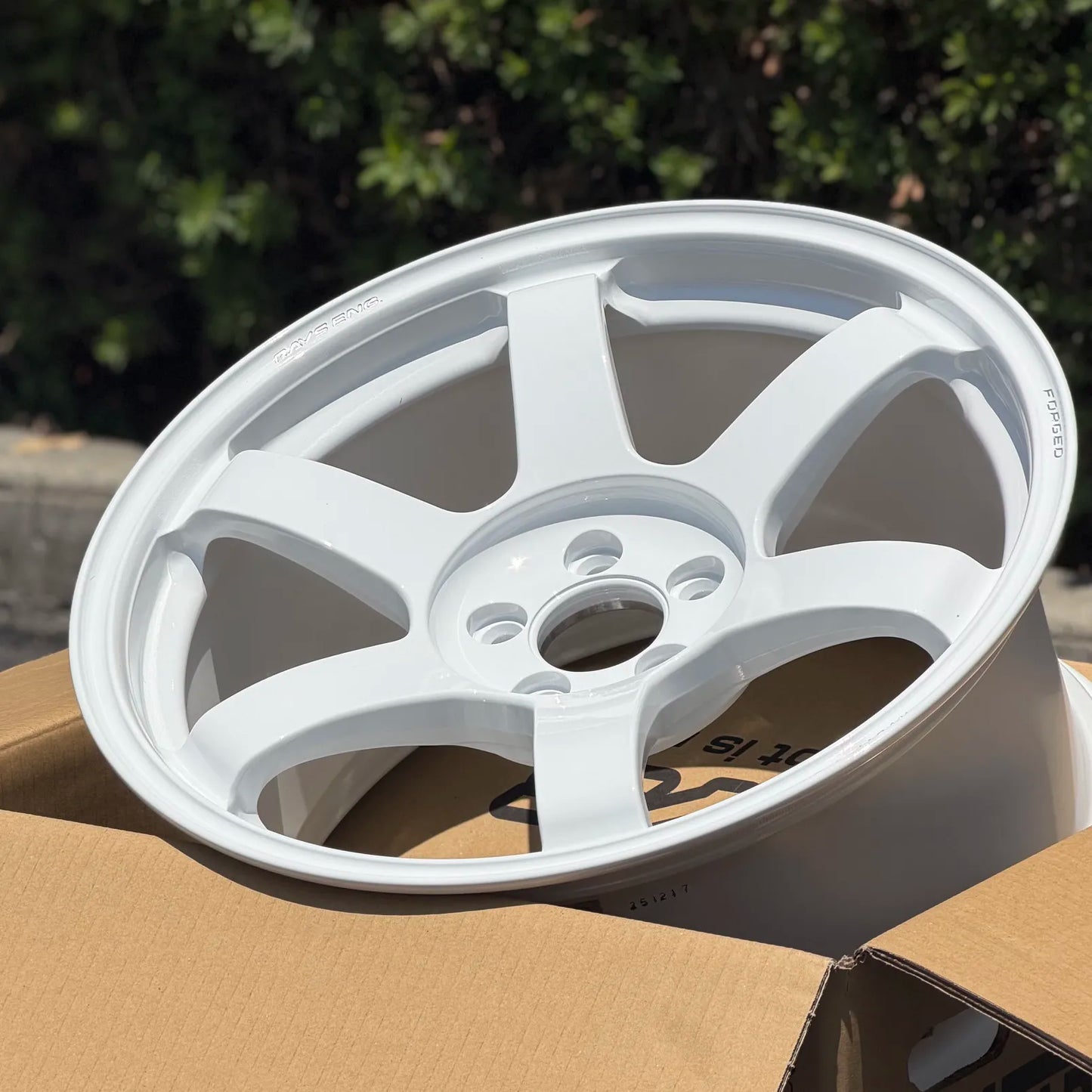 Volk Racing TE37 Saga SL 17x9.5 +45 5x100 Dash White (SET)