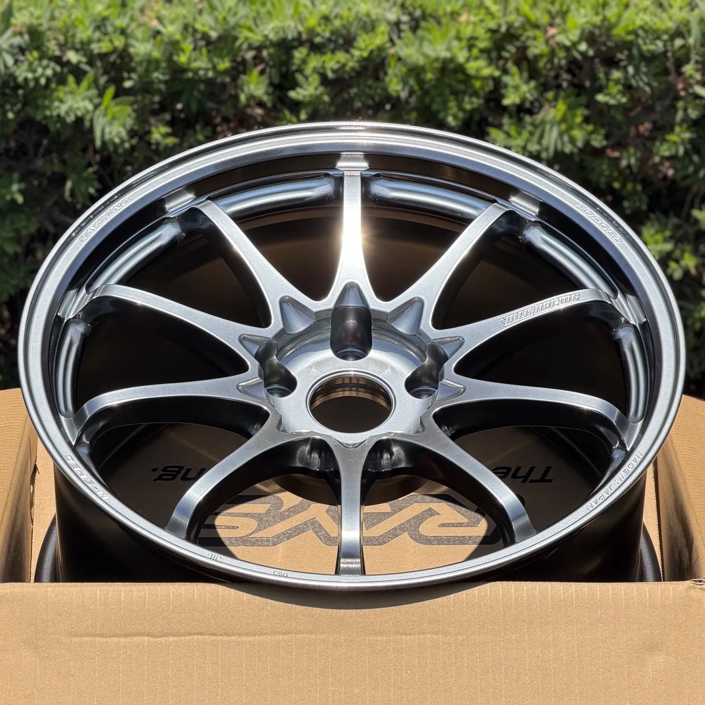 Volk Racing CE28N-Plus 18x10 +40 5x120 Shining Light Metal (SET)