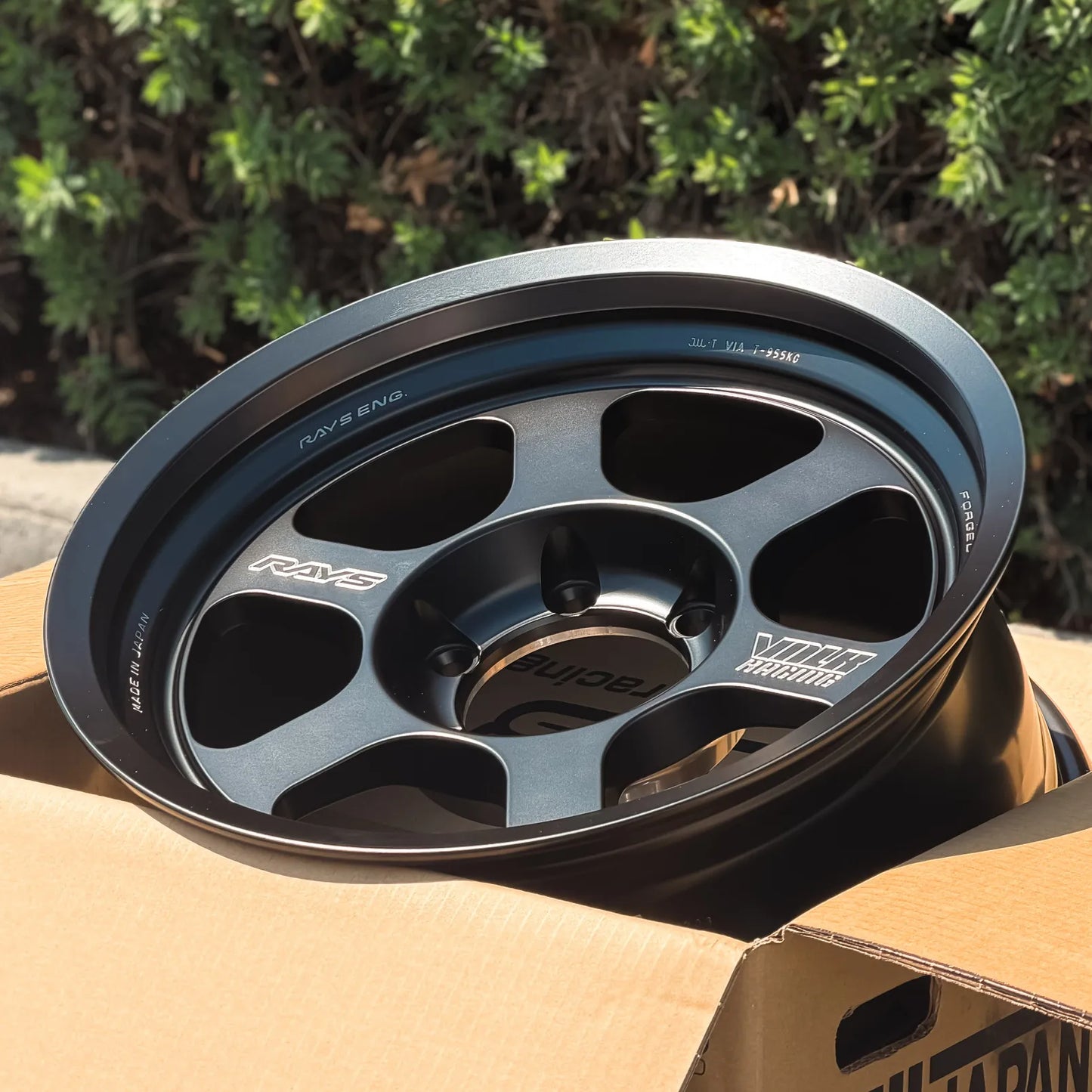 Volk Racing TE37XT Black Shadow LTD 17x8 +0 6x139.7 Matte Translucent Black (SET)
