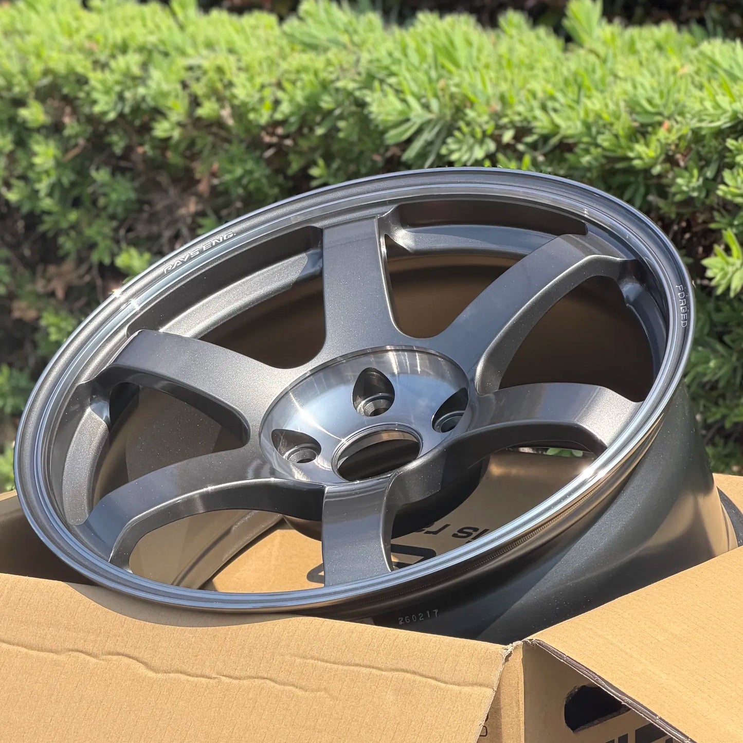 Volk Racing TE37 Saga SL 18x9.5 +38 5x120 Pressed Graphite (SET)