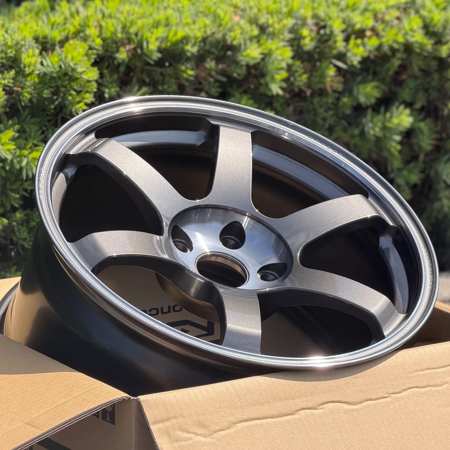 Volk Racing TE37 Saga SL 18x9.5 +38 5x120 Pressed Graphite (SET)