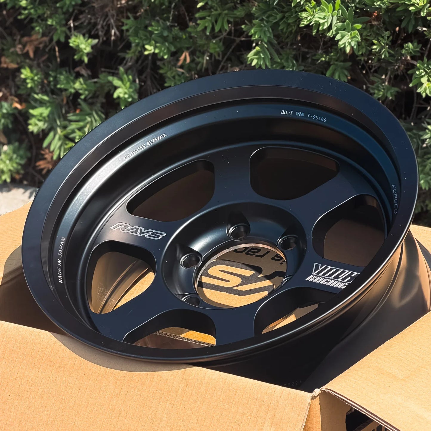 Volk Racing TE37XT Black Shadow LTD 17x8.5 -10 6x139.7 Matte Translucent Black (SET)